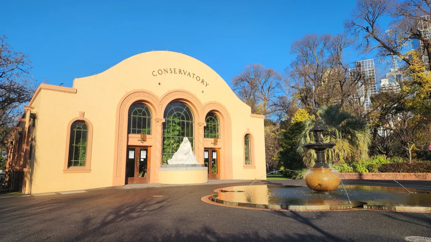 Fitzroy Gardens Conservatory and fountain in Melbourne
